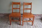 Set van twee teakhouten stoelen in goede staat., Ophalen, Gebruikt, Twee, Bruin