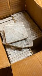 Doosje met 47 handgemaakte tegeltjes (10 x 10 cm) + restjes, Doe-het-zelf en Verbouw, Tegels, Ophalen, Overige materialen, Wandtegels