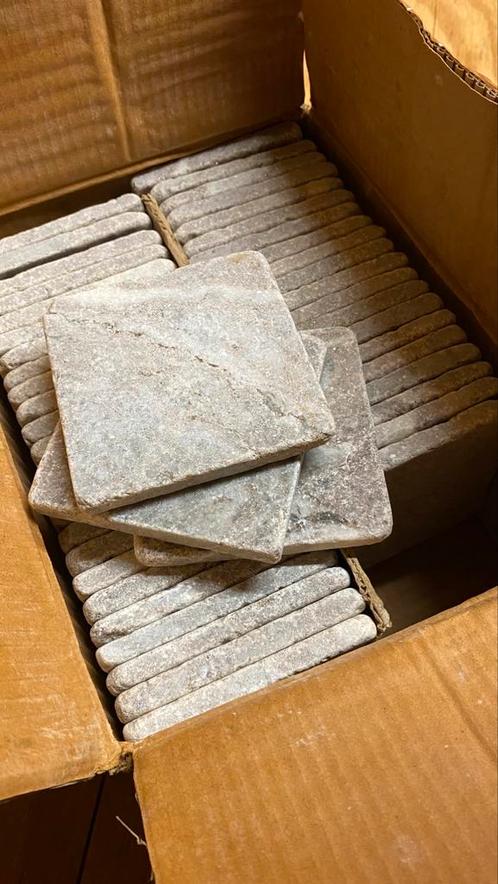 Doosje met 47 handgemaakte tegeltjes (10 x 10 cm) + restjes, Doe-het-zelf en Verbouw, Tegels, Zo goed als nieuw, Wandtegels, Overige materialen