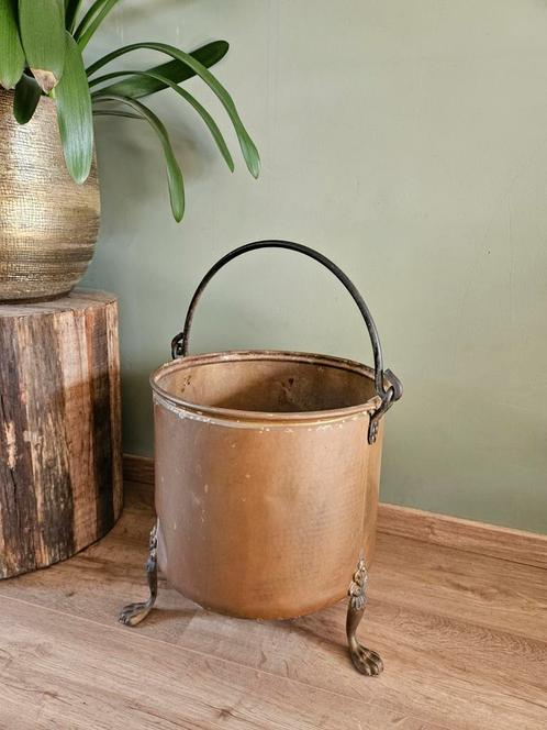 Antieke grote koperen ketel met leeuwenpootjes, Antiek en Kunst, Antiek | Koper en Brons, Koper, Ophalen of Verzenden