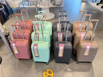 NIEUW Hardcase Reiskoffers Set van 3 -beige/zwart/groen/roze beschikbaar voor biedingen