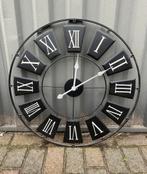 Mooie grote klok, wandklok, romeinse cijfers, zwart staal, Ophalen, Zo goed als nieuw, Wandklok