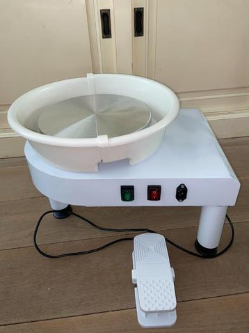 Professionele Elektrische Boetseer Tafel - NIEUW - Pottenbak beschikbaar voor biedingen