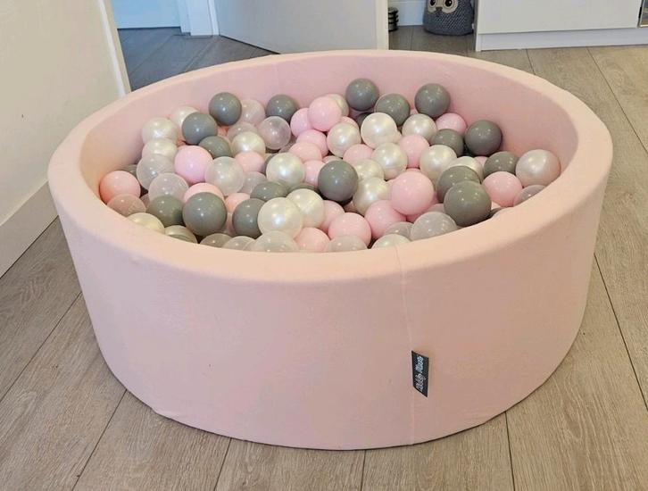 Ballenbak roze, Kinderen en Baby's, Speelgoed | Overig, Zo goed als nieuw, Jongen of Meisje, Ophalen