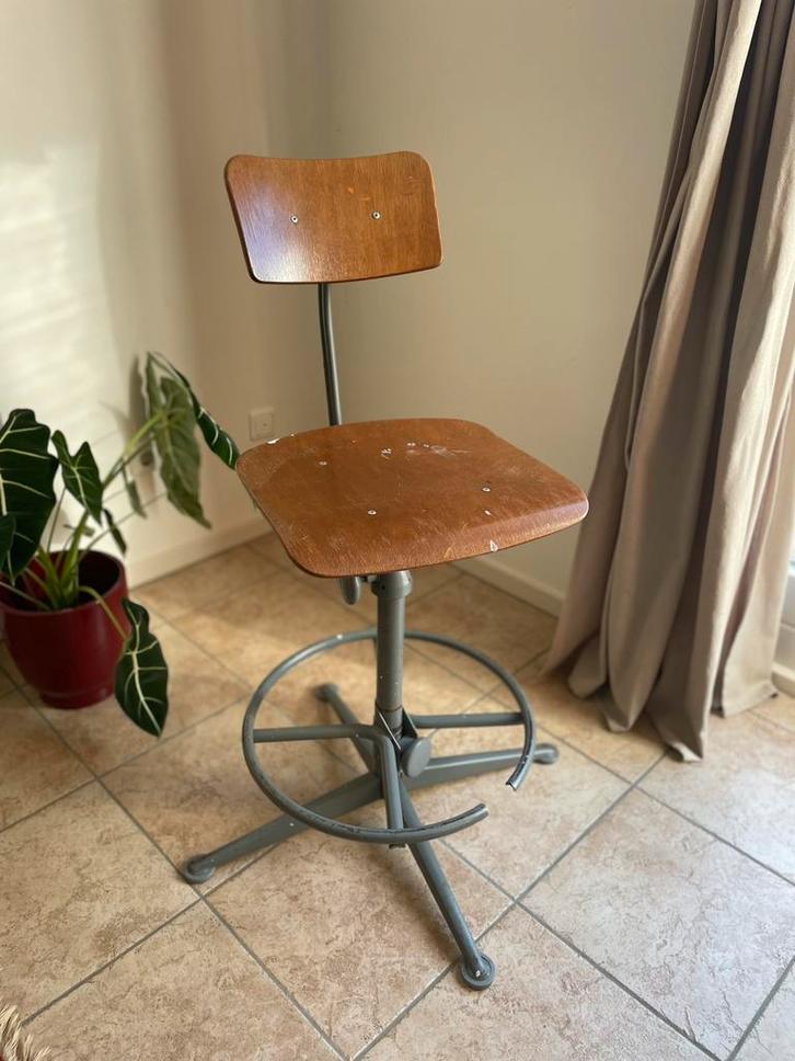 Vintage Friso Kramer tekenstoel – Ahrend de Cirkel (1971), Huis en Inrichting, Bureaustoelen, Gebruikt, Bureaustoel, Grijs, Ophalen of Verzenden