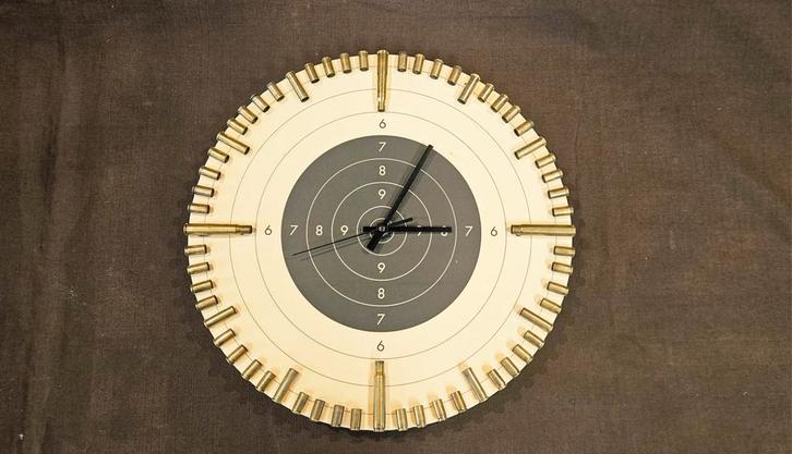 Stoere klok, Verzamelen, Militaria | Algemeen, Landmacht, Hulzen of Bodemvondsten, Ophalen of Verzenden