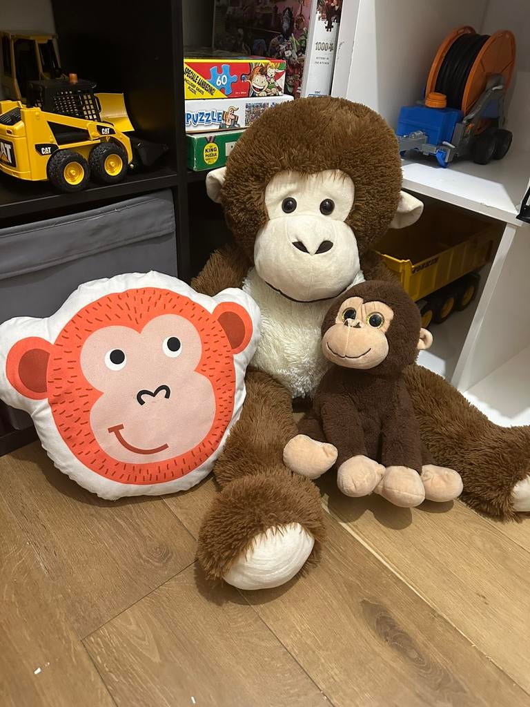 Grote aap knuffel en kussen en knuffel, Ophalen of Verzenden, Zo goed als nieuw, Overige typen