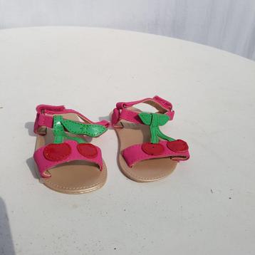 Leuke meisjes slippers met kersen. mt 18. Merk Mayoral beschikbaar voor biedingen