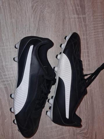 
Nette voetbalschoenen in maat 36. Puma beschikbaar voor biedingen