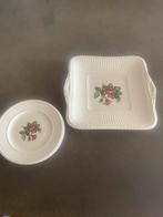 Vierkante schaal plus vier gebaksbordjes Moss Rose, Antiek en Kunst, Antiek | Servies los, Ophalen of Verzenden