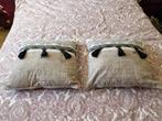 2 kussens taupe met franje 45 x 45 cm, Ophalen of Verzenden, Zo goed als nieuw
