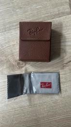 GLOEDNIEUWE Brillenkoker RAYBAN Opvouwbaar+Brildoekje erbij, Zonnebril, Bruin, Nieuw, Ophalen of Verzenden