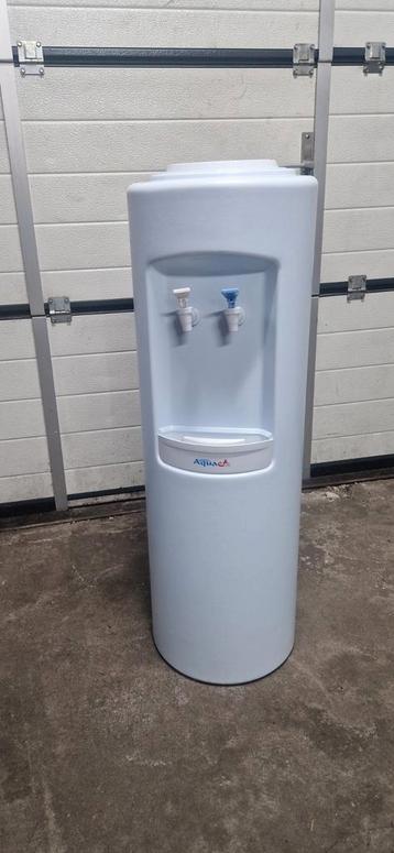 Waterkoeler, voor gekoeld en ongekoeld water. beschikbaar voor biedingen