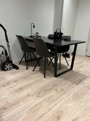 Zwart eettafel marmer look. stoelen inbegrepen  beschikbaar voor biedingen