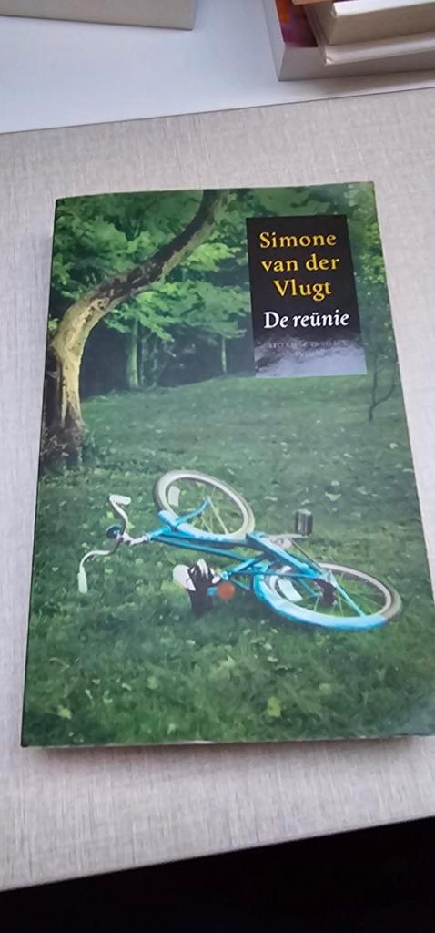 Simone van der Vlugt - De reünie, Boeken, Thrillers, Zo goed als nieuw, Nederland, Ophalen of Verzenden