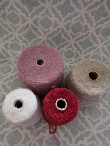 Mooie Mohair Breigaren Set beschikbaar voor biedingen