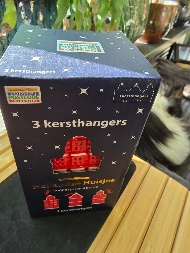 Heb een doosje met 3 kerstboom hangers van de postcodeloteri, Ophalen of Verzenden, 1 t/m 20