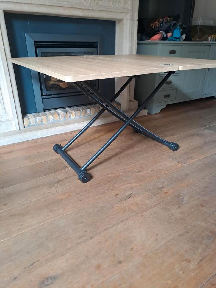 Uitschuifbare Tafel / Salontafel - Werktafel - Bureau, Huis en Inrichting, Bureaus, Ophalen