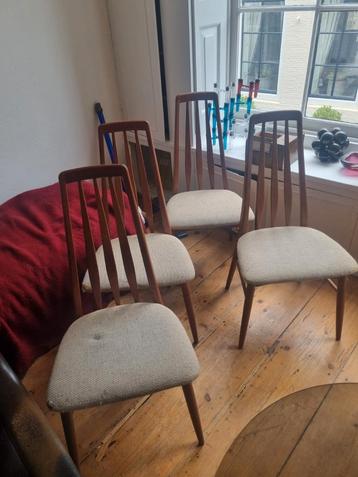 4 Deense Koefoed eetkamerstoelen teak midcentury vintage beschikbaar voor biedingen