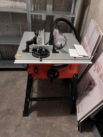 Table Saw / Tafelzaag beschikbaar voor biedingen