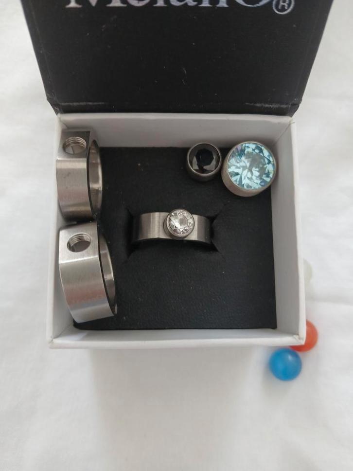 3 Melano ringen en hanger, Sieraden, Tassen en Uiterlijk, Manchetknopen, Zo goed als nieuw, Overige materialen, Ophalen of Verzenden