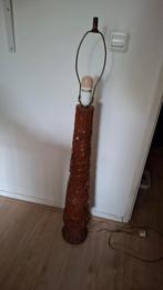 Houten  bewerkte vloerlamp, Ophalen, Zo goed als nieuw, 100 tot 150 cm