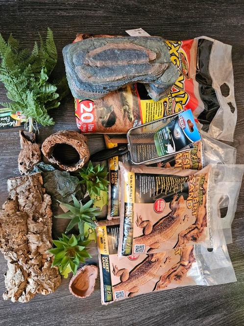 TERRARIUM BENODIGHEDEN. Lampen en decoratie/bodembedekking, Dieren en Toebehoren, Reptielen en Amfibieën | Toebehoren, Nieuw, Tak, Plant, Rots of Steen