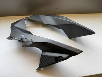 KTM Superduke 1290R Setje gebruikte Carbon Innerfairings beschikbaar voor biedingen