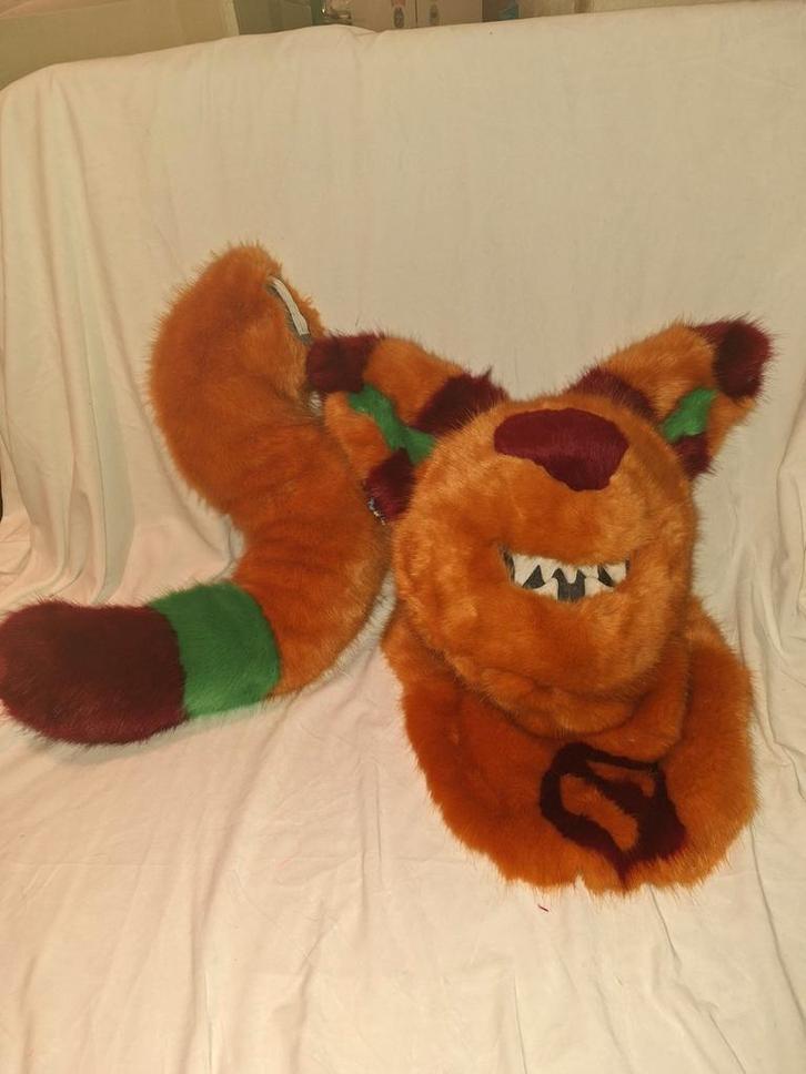 Kat Fursuit Hoofd & Staart ZSMW, Hobby en Vrije tijd, Kostuums, Theaterbenodigdheden en LARP, Zo goed als nieuw, Handschoenen, Hoed of Pet