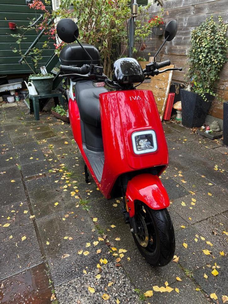 iva go s5 snorscooter, Fietsen en Brommers, Snorfietsen en Snorscooters, Zo goed als nieuw, Overige merken, Elektrisch, Ophalen