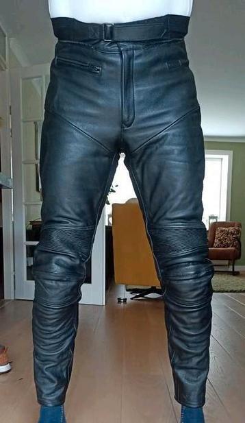 Leren Motorbroek Maat 50 beschikbaar voor biedingen