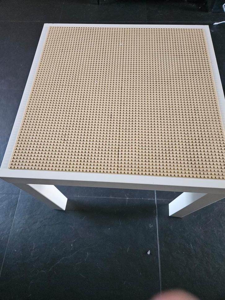 Vierkante tafel met Lego-oppervlak, Huis en Inrichting, Tafels | Eettafels, Zo goed als nieuw, 50 tot 100 cm, 50 tot 100 cm, tot twee personen
