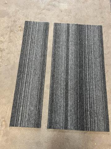ZGAN TAPIJTTEGEL €1,25 ps 25x100 cm 300m2 beschikbaar voor biedingen