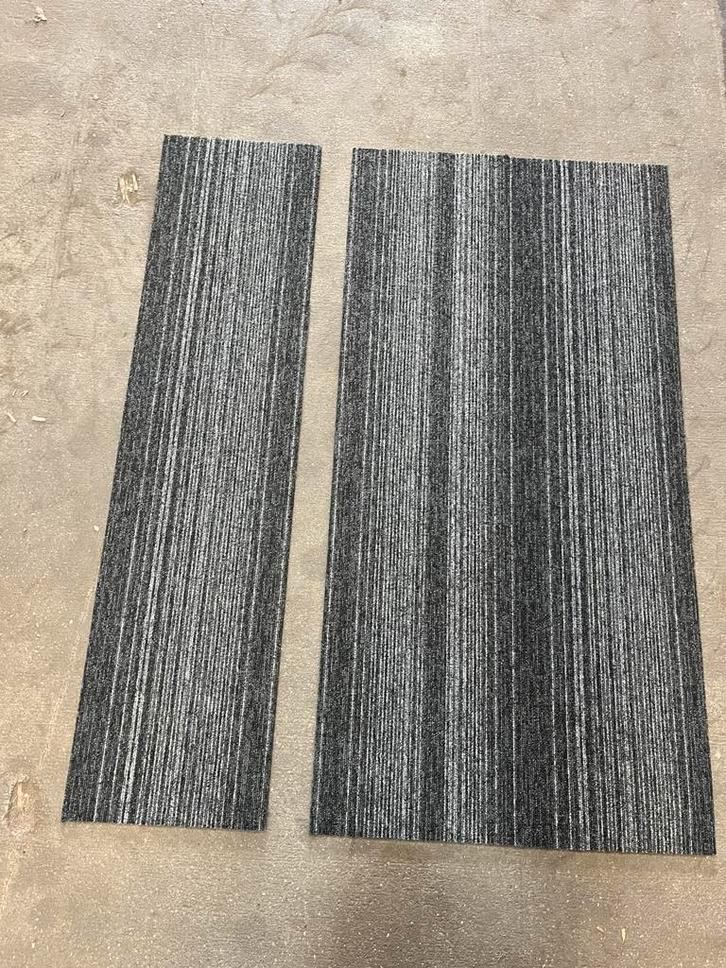 ZGAN TAPIJTTEGEL €1,25 ps 25x100 cm 300m2, Huis en Inrichting, Stoffering | Vloerbedekking, Zo goed als nieuw, Laminaat, 75 m² of meer