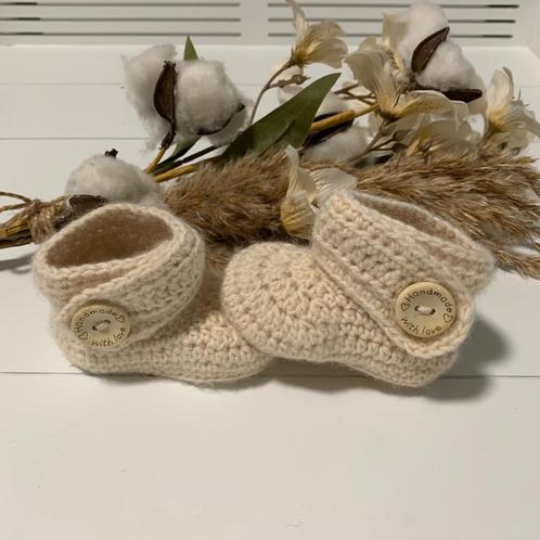 Gehaakte Baby slofjes Ecru 0-3 mnd  (Kraamcadeau), Kinderen en Baby's, Babykleding | Schoentjes en Sokjes, Nieuw, Jongetje of Meisje