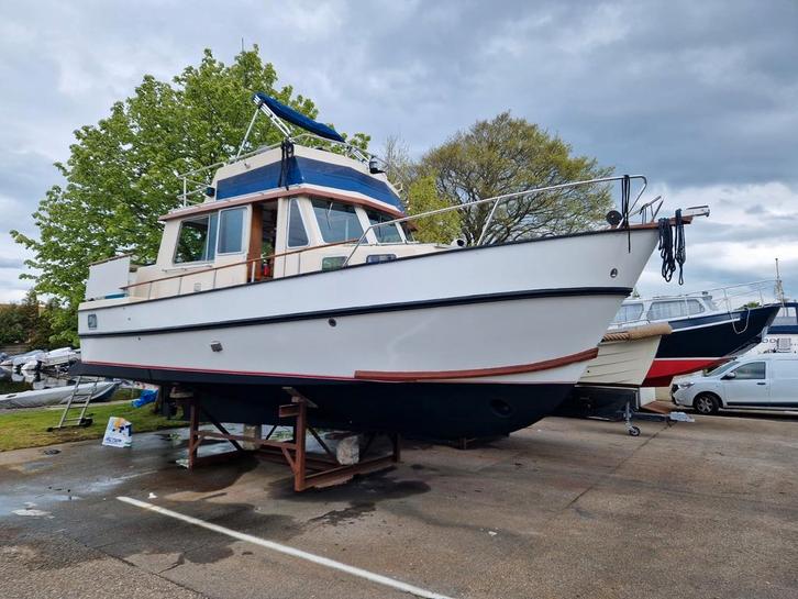 Husky dane 850 fly, Watersport en Boten, Motorboten en Motorjachten, Zo goed als nieuw, Polyester, 6 tot 9 meter, Diesel, Binnenboordmotor