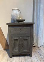 Mooi klein kastje van oud vergrijsd hout, Ophalen, Nieuw
