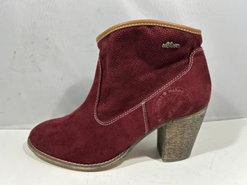s.Oliver maat 39. Prachtige donker rode laarsjes beschikbaar voor biedingen