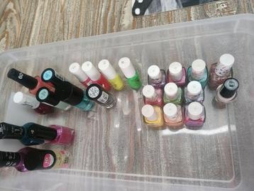 Nagels  beschikbaar voor biedingen