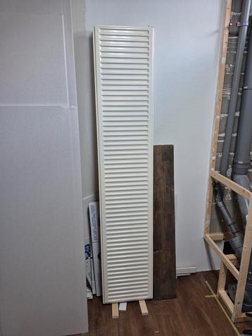 Radiator T22 200 x 40 beschikbaar voor biedingen