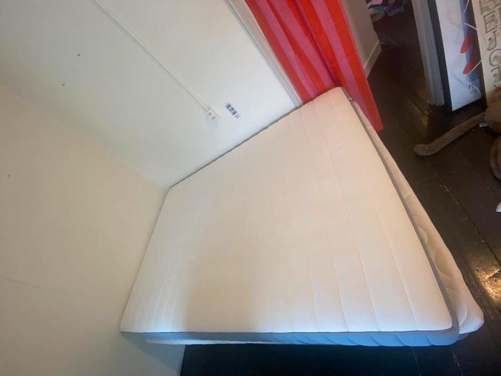 Matras Valevag en Boxspring IKEA, Huis en Inrichting, Slaapkamer | Matrassen en Bedbodems, Zo goed als nieuw, 140 cm, Tweepersoons