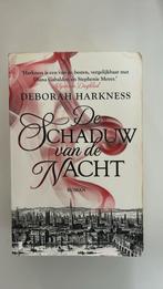 Deborah Harkness - De schaduw van de nacht - GRATIS, Boeken, Gelezen, Deborah Harkness, Ophalen of Verzenden, Nederland