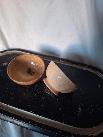 Spoelkommetjes beboterd beschikbaar voor biedingen