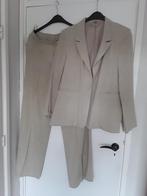 Broekpak maat 44, Kleding | Dames, Grote Maten, Ophalen, Zo goed als nieuw, Beige, Broek of Spijkerbroek