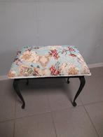 Brocante poef hocker ca 53 x 35 en 50 cm hoog, Ophalen of Verzenden, Zo goed als nieuw, Rechthoekig