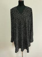 J244 - Zwart-witte Essentiel jurk maat 40 nwprijs €300 (1), Kleding | Dames, Jurken, Ophalen of Verzenden, Zo goed als nieuw, Maat 38/40 (M)