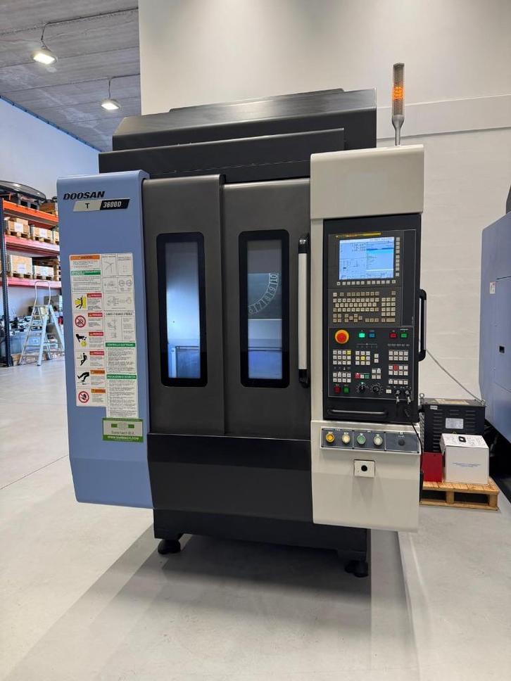 Doosan T3600D vertikaal boor-tapcentrum met palletwisselaar, Doe-het-zelf en Verbouw, Gereedschap | Boormachines, Gebruikt, Overige typen