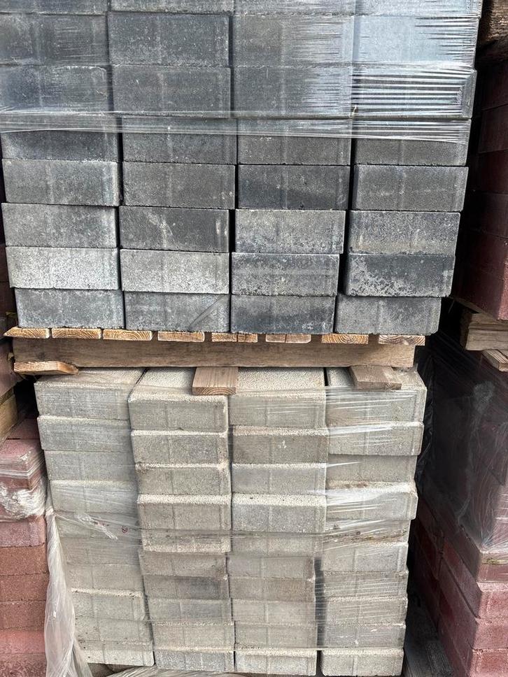 Betonklinkers - antraciet, rood en grijs 21x21x8cm, Tuin en Terras, Tegels en Klinkers, Gebruikt, Klinkers, Beton, 10 m² of meer