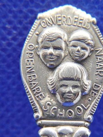 Lepeltje: Kinderen Volks onderwijs op steel  beschikbaar voor biedingen