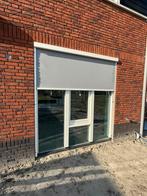 Houten kozijn met hr+++ glas (tripleglas) en garagedeur, Doe-het-zelf en Verbouw, Ophalen, Zo goed als nieuw, Hout, Raamkozijn